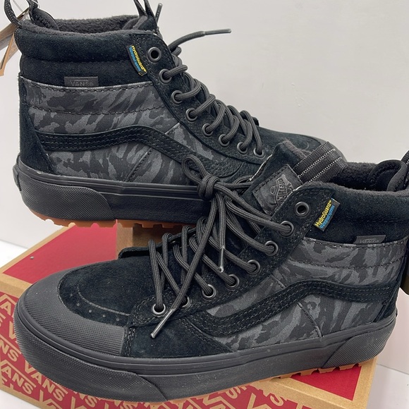 Vans WMNS Sk8-Hi Mte-2 Camo Mono Black
VN0A5HZZJKY
Boots Winter Sneakers - Picture 10 of 16